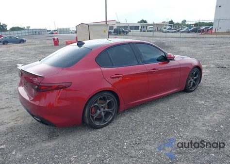2017 Alfa Romeo Giulia Ti Rwd z USA, uszkodzony, nr VIN ZARFAECN4H7550340